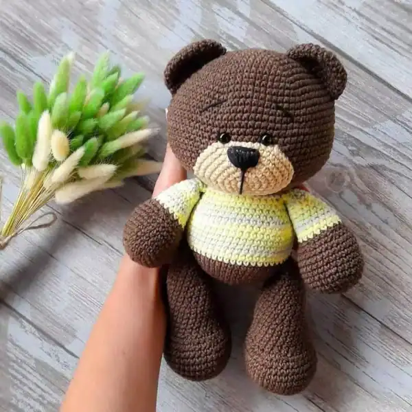 Háčkovaný Medvídek Brumla